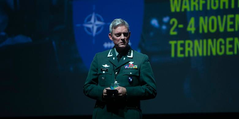 CONFERENCE: Colonel Jo Haugom is head of the Norwegian School of Winter Warfare and NATO's Center of Excellence Cold Weather Operations. Here he is during the conference cold weather operations at Terningen Arena in Elverum. Photo: Didrik Linnerud Arnesen / The Armed Forces