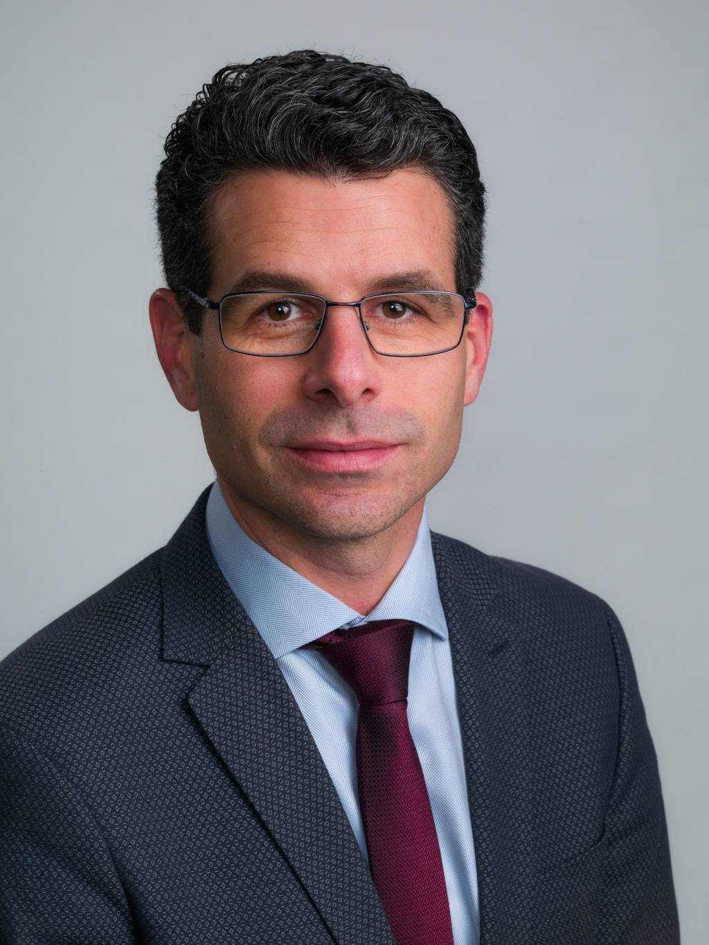 Dokter, Luke_Krigsskolen
