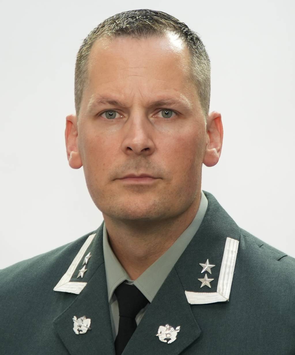 2025 Portrettfoto JK STS cropped FHS