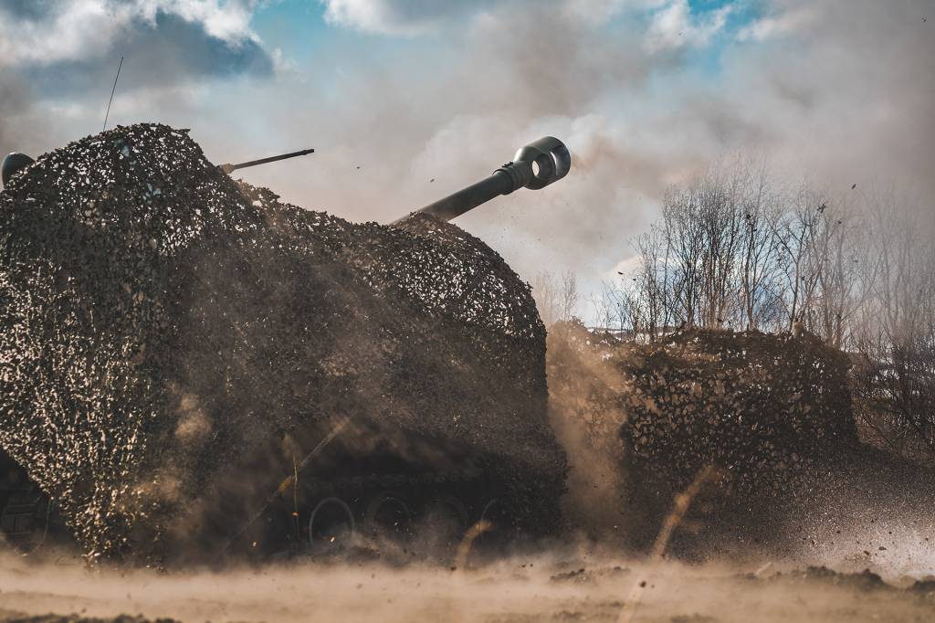 M-109 artillerivogn gir tung ildstøtte, under skarpskytingsøvelsen Thunder Reindeer 2019, i Troms. *** Local Caption *** M-109 artillery conducts in-direct fire support, during the live fire exercise Thunder Reindeer 2019 in Troms county, Norway. 