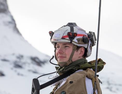 Soldat fra Panserbataljonen i forbindelse med øvelsen Cold Response 2022. *** Local Caption *** A soldier from the Armoured Battalion during exercise Cold Response 22.