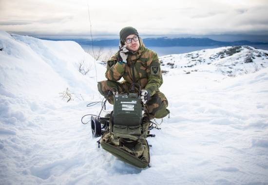 Cybertekniker-elever fra Cyberforsvarets våpenskole under deres vinter-/sambandsøvelse i Trøndelag, november 2019