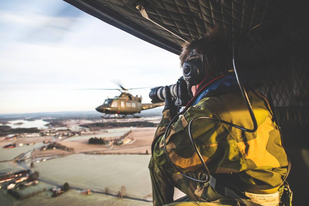 Bell 412-sp ute på flyvning