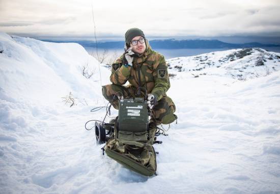 Cybertekniker-elever fra Cyberforsvarets våpenskole under deres vinter-/sambandsøvelse i Trøndelag, november 2019