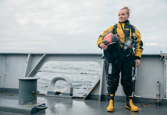 Røykdykker på KV Andenes.