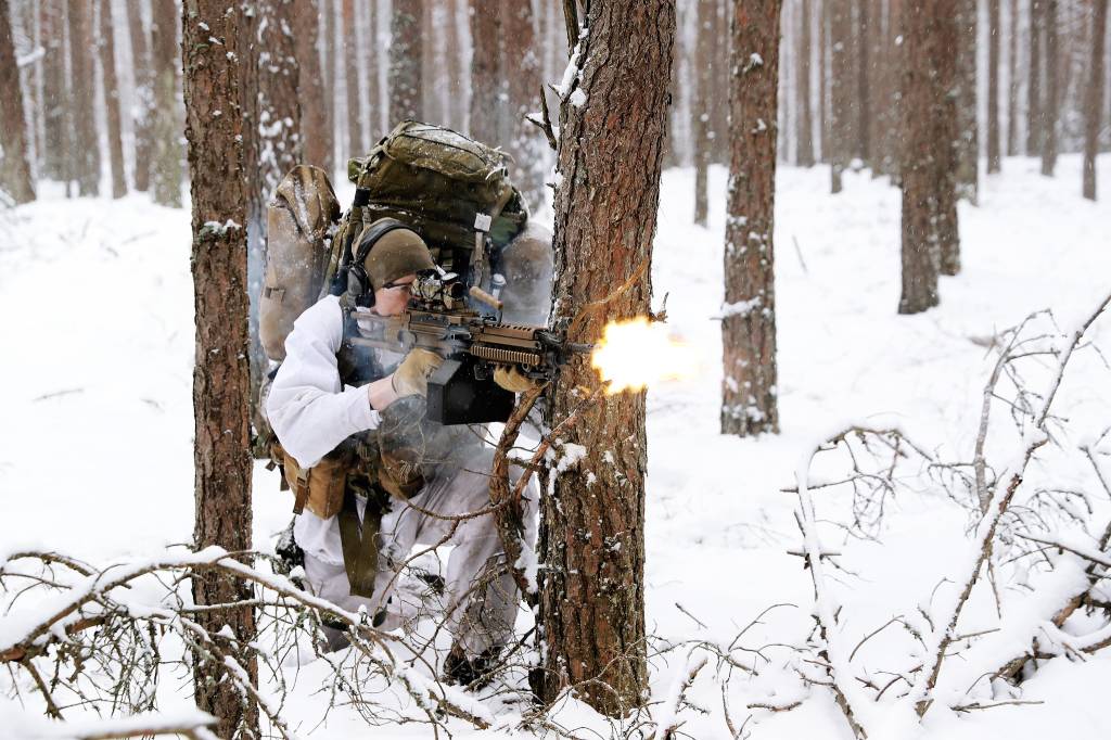 Feltoperatører fra Fjernoppklaringseskadronen i den norske Hæren trener under NATO oppdraget enhanced Forward Presence (eFP) i Litauen / Field Operators from the Long-Range Reconnaissance Patrol LRRP) trains during NATO's enhanced Forward Presence (eFP) mission in Lithuania