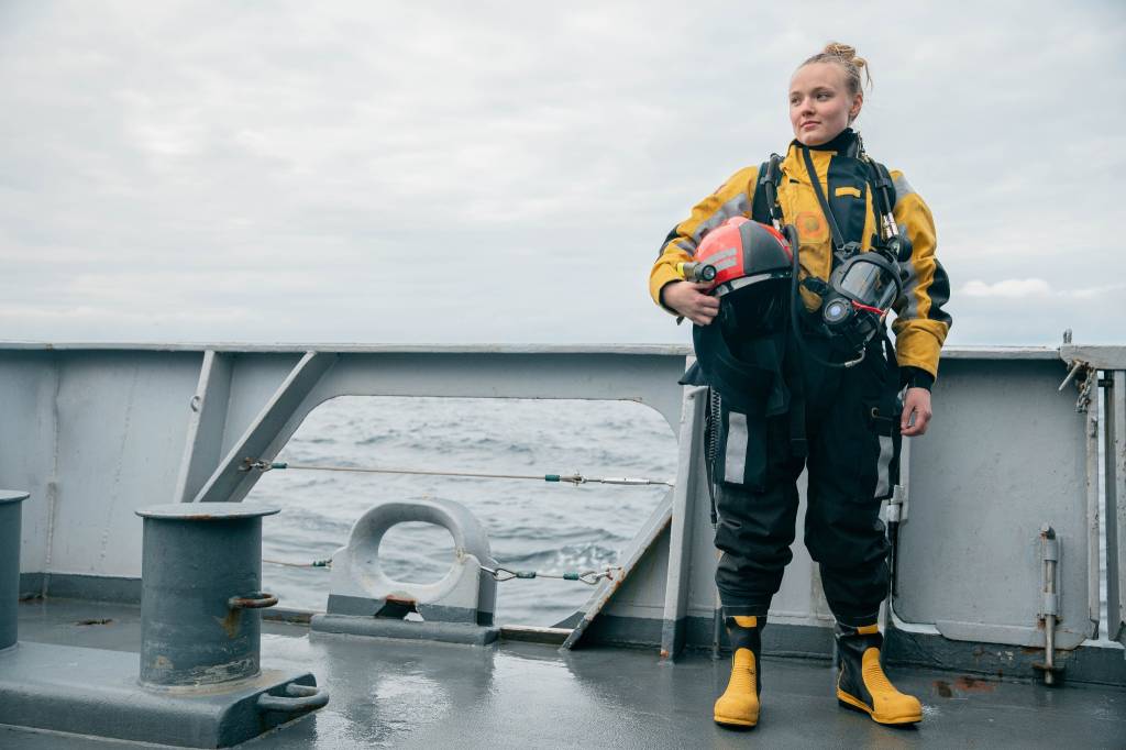 Røykdykker på KV Andenes.