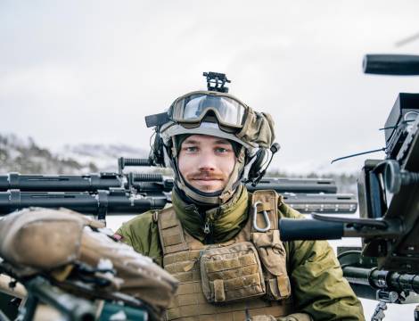 Sindre Olsen er innsatsstyrkesoldat i Innsatsstyrke Claymore som tilhører Nord-Hålogaland heimevernsdistrikt 16. 