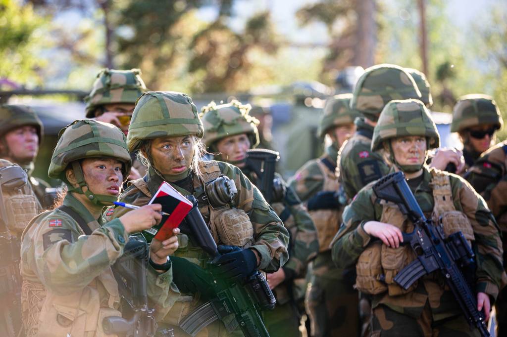 Rekruttene i Heimevernets førstegangstjeneste er på sin første øvelse på Porsangmoen.