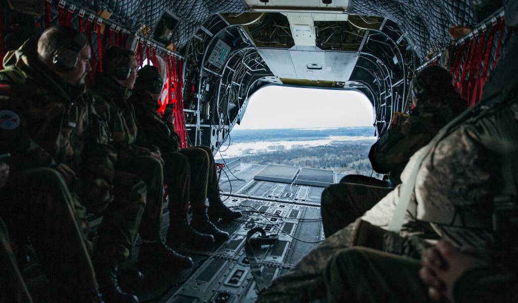 Den norske NOREX-kontingenten i USA fikk en tur rundt leiren Camp Ripley i et CH-47 Chinook transporthelikopter under NOREX 2019.