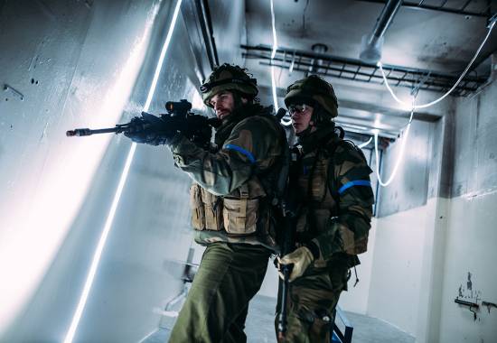 Soldater fra Kristiansand UTR (Utrykningsområde) i HV-08 øvde lørdag morgen på oppdragsløsning inne på Odderøya Renseanlegg.