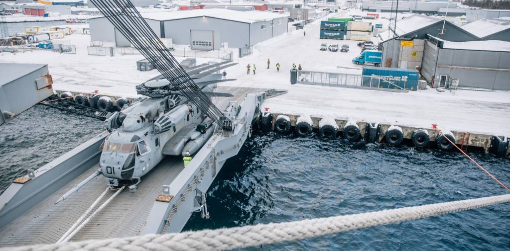 I forkant av øvelsen Cold Response 2022 ankom US Marine Corps til Harstad med fartøyet MV Cape Race. Ombord var flere typer helikoptere, blant annet CH-53E Super Stallion. 