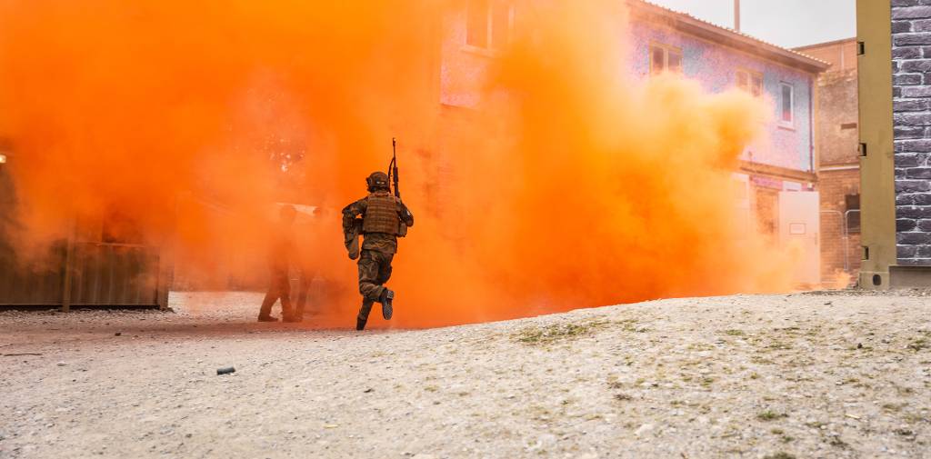 Ukrainske soldater får opptrening av norske instruktører i
Storbritannia i operasjon Interflex. Her får de opplæring i strid i bebygd område (SIBO).