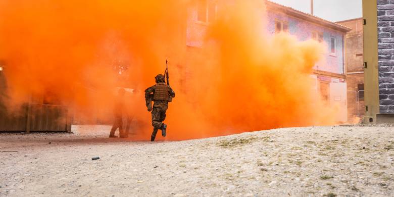 Ukrainske soldater får opptrening av norske instruktører i
Storbritannia i operasjon Interflex. Her får de opplæring i strid i bebygd område (SIBO).