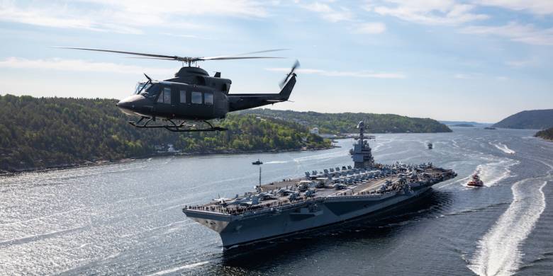 USS Gerald R.Ford seiler inn Oslofjorden som første besøkende havn. Norske kystvakt- og marinefartøy som Force Protection // USS Gerald R.Ford sailing in Oslofjorden with NOR Navy vessels as Force Protection
 