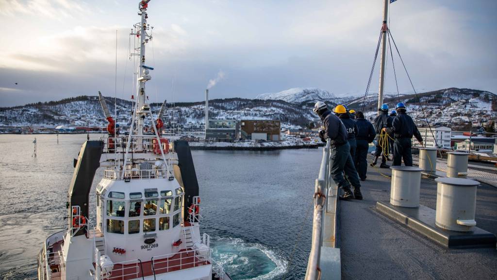 Sailors assigned to the Whidbey Island-class dock landing ship USS Gunston Hall (LSD 44), connect line to a tug boat as the ship prepares to depart Harstad, Norway, after a port visit during Steadfast Defender 24, Feb. 28, 2024. Steadfast Defender 2024, NATO’s largest exercise in decades, will demonstrate NATO’s ability to deploy forces rapidly from across the Alliance to reinforce the defense of Europe. (U.S. Navy photo by Mass Communication Specialist 1st Class Danielle Serocki)