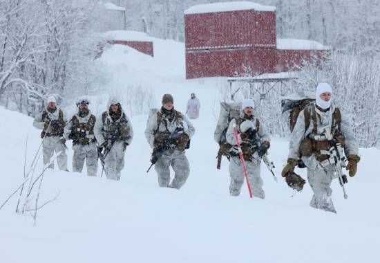Amerikanske soldater på vinter trening i Setermoen skytefelt