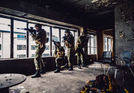Innsatsstyrke Osprey fra HV-08 har kurs i militære operasjoner i urbant terreng (MOUT) på gamle Kverneland. *** Local Caption *** Quick reaction force Osprey from the Norwegian home guard training on military operations in urban terrain (MOUT) at old Kverneland factory.