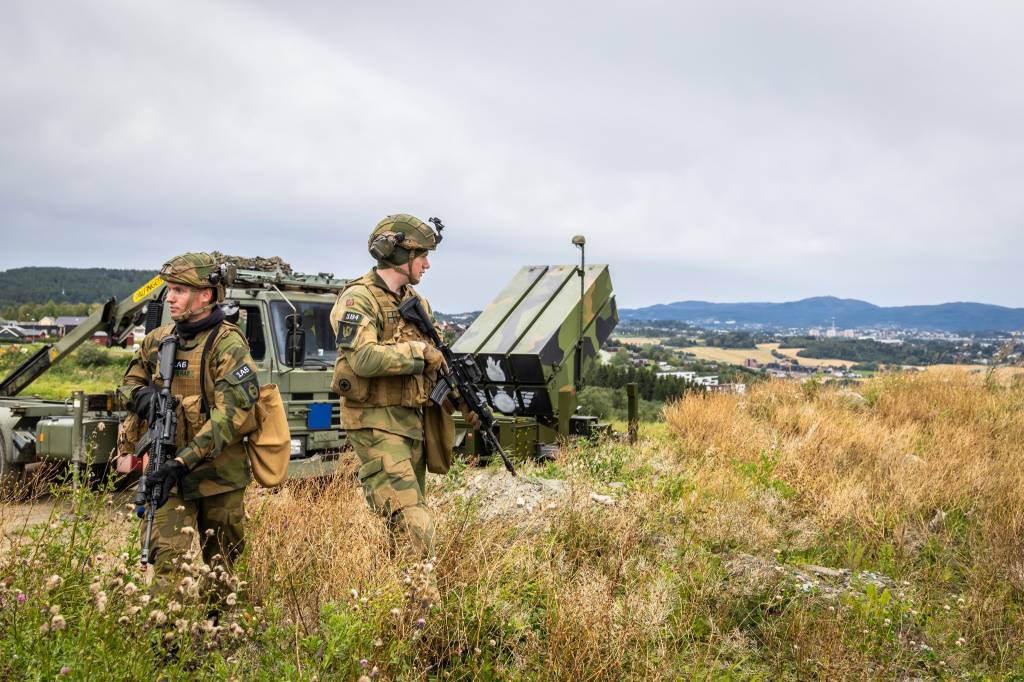 Innsatsstyrke Rype fra Trøndelag Heimevernsdistrikt 12 støtter Luftvernbataljonen med styrkebeskyttelse under øvelse Nidaros Shield.