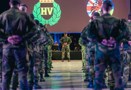 Instruktører fra Interflex kontigent fem fikk møte familien igjen og utdelt medalje for internasjonal innsats av sjef Heimevernet, generalmajor Frode Ommundsen.