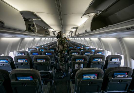 Sivile nødetater trener sammen med Franske CBRN spresialister som deltar på øvelsen Cold Response 2022.