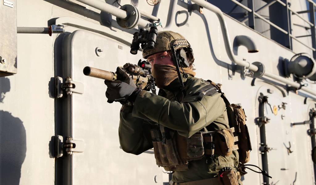 Operatør fra Marinejegerkommandoen (MJK) under øvelse og trening