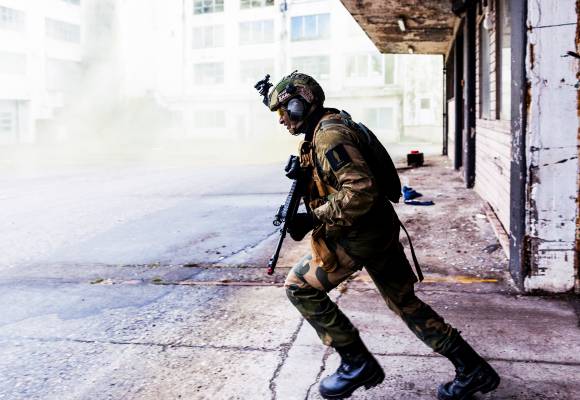 Innsatsstyrke Osprey fra HV-08 har kurs i militære operasjoner i urbant terreng (MOUT) på gamle Kverneland.