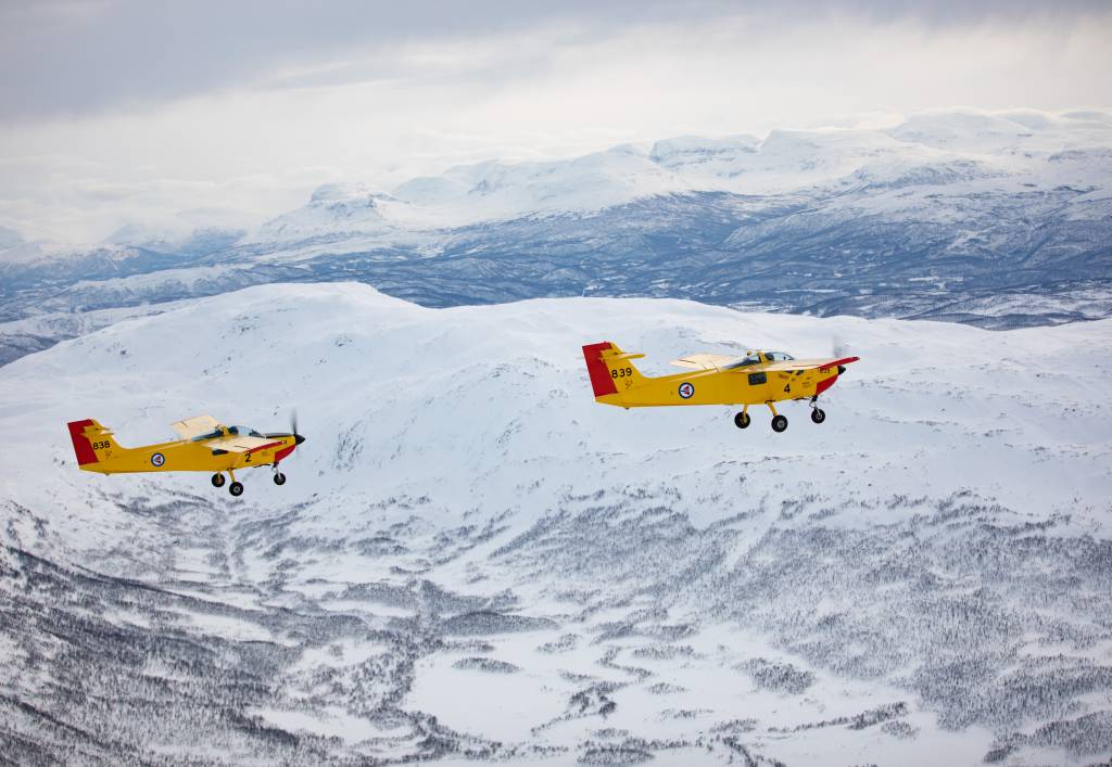 Saab safari flyr over Bardufoss.
