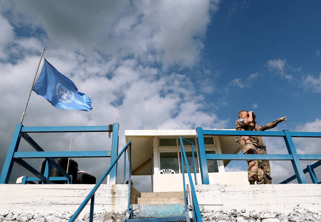 Tom Arne og en finsk kollega fra UNTSO styrken på OP55 som er en del av Observer Group Golan (OGG) på Golan, området mellom Syria og Israel