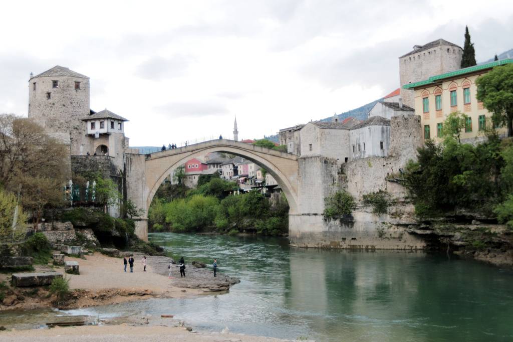 Den kjente broen Stari Most i Mostar (bygd opp igjen etter krigen i Bosni og Hercegovina) / The famous bridge Stari Most in Mostar (rebuild after the war in Bosnia and Hercegovina)
