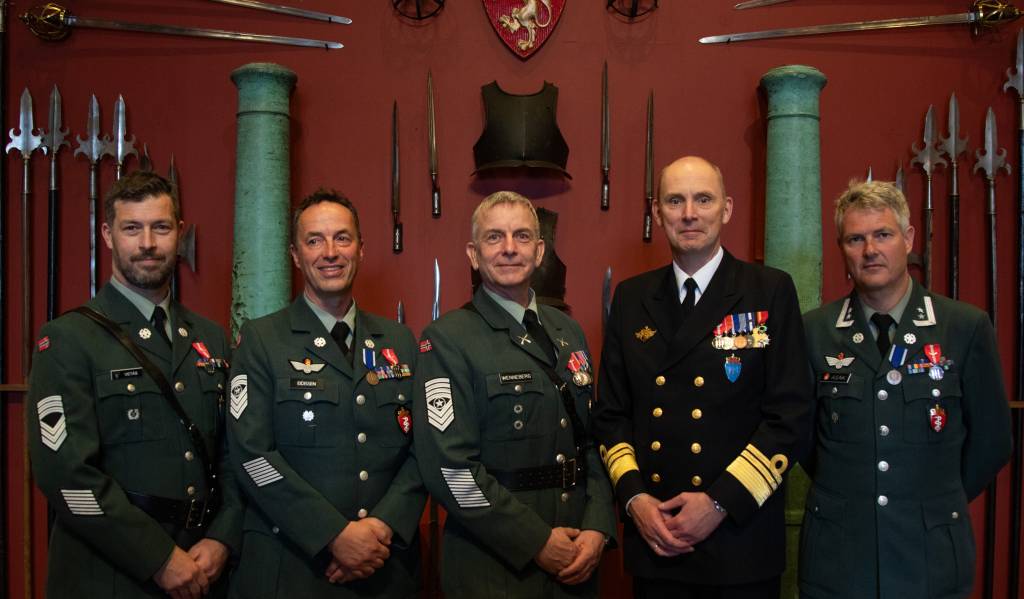 På frigjørings- og veterandagen ble det holdt medaljeseremoni for personer som hittil har støttet Ukraina med luftevakuering og sanitetsarbeid. Oppdraget er en del av Operasjon Ellisiv.