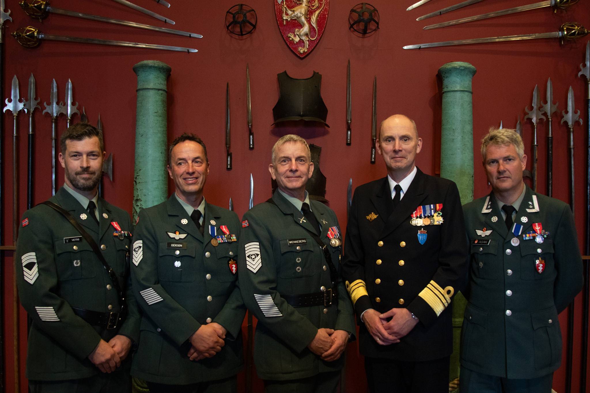 fikk-medaljer-n-fortsetter-luftevakueringen-forsvaret