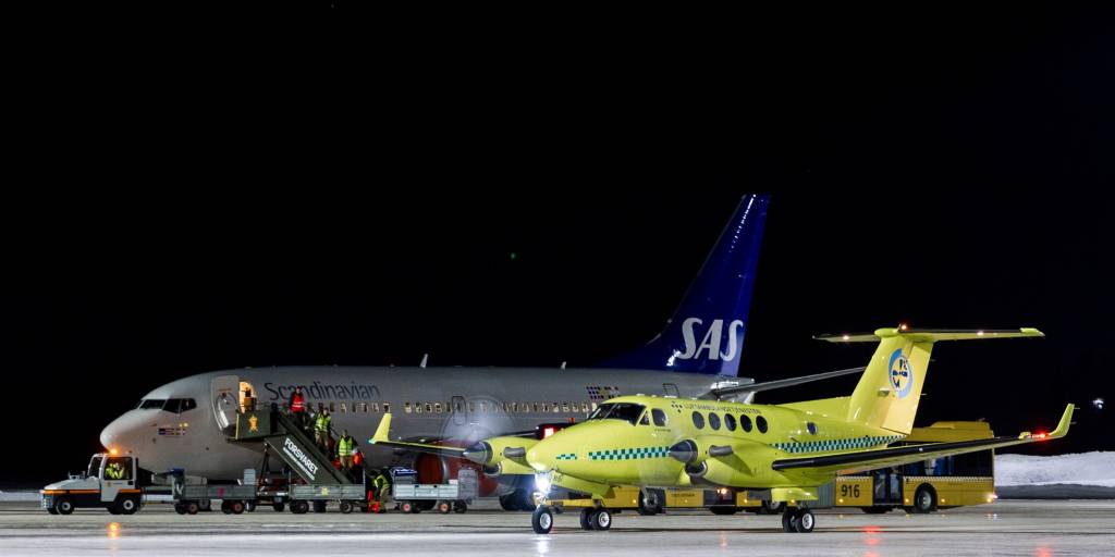 Forsvarsminister Bjørn Arild Gram (SP) besøker Forsvarets sanitet og luftevakueringsgruppen med nyheten om at Norge forlenger avtalen med evakuering av skadde og syke fra Ukraina. 