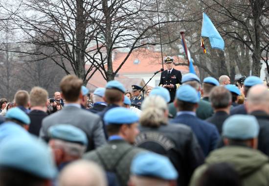 Forsvarssjef admiral Haakon Bruun-Hanssen taler til UNIFIL veteranene på Akershus festning i forbindelse med UNIFIL-jubileet i 2018 / Chief of Defence Admiral Haakon Bruun-Hanssen talk to the UNIFIL veterans at Akershus fortress during the UNIFIL-jubilee 2018