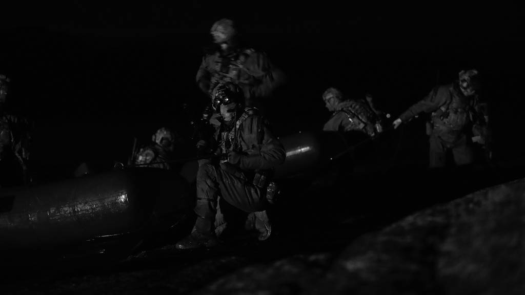 Fra nattøvelse med Marinejegerkomamndoen i nord Norge *** Local Caption *** From a exercise conducted at night in northern Norway