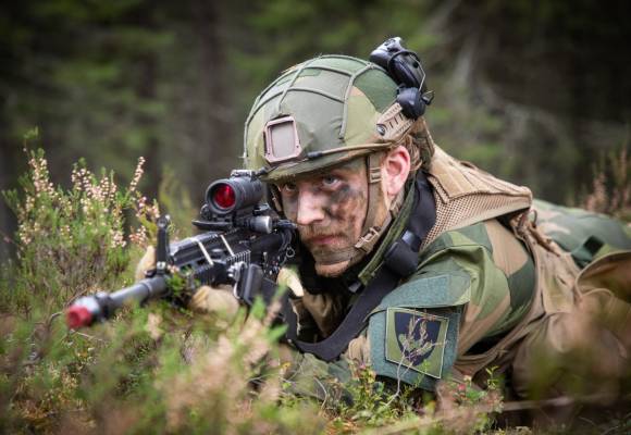 Hærens lagførerskole trener på stridsdrill 1