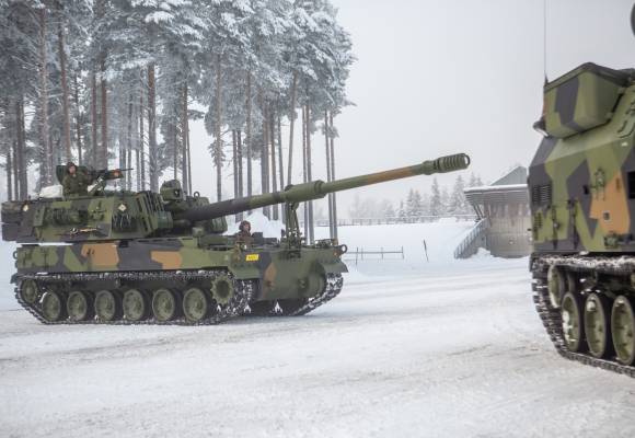 K9 Thunder ankommer Rena Leir for testing og utdanning.