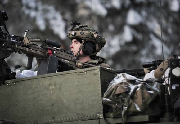 Soldat fra kampeskadronen på Rena.


/

His Majesty the Kings Guard conducts co-operations with other battalions.

