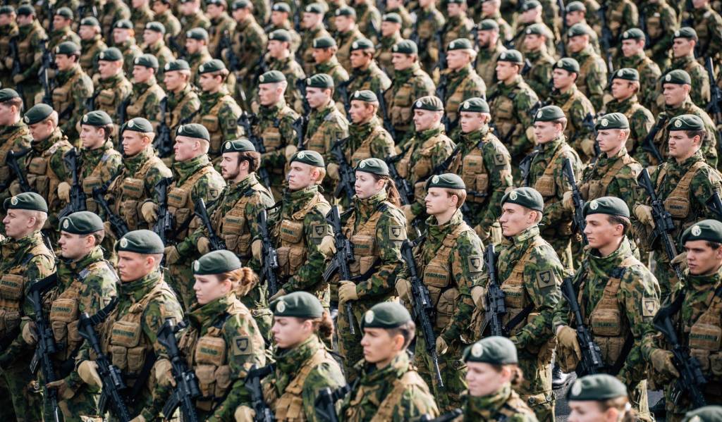 Oppstilling på Porsangmoen i forbindelse med opprettelsen av Finnmarksbrigaden