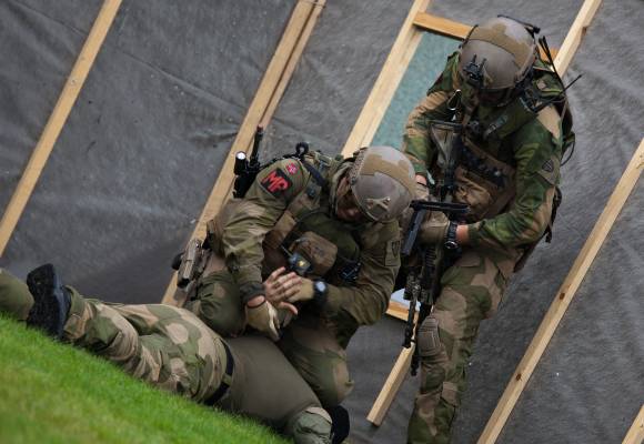 24. september 2015 var Forsvarets militærpoliti samlet på Sessvollmoen for deres 75-årsjubileumsfeiring. Taler, demonstrasjoner, display og middag sørget for en god ramme for feiringen, // September 24th 2015 the Norwegian Armed Forces Millitary Police gathered at Camp Sessvollmoen to celebrate their 75th anniversary.