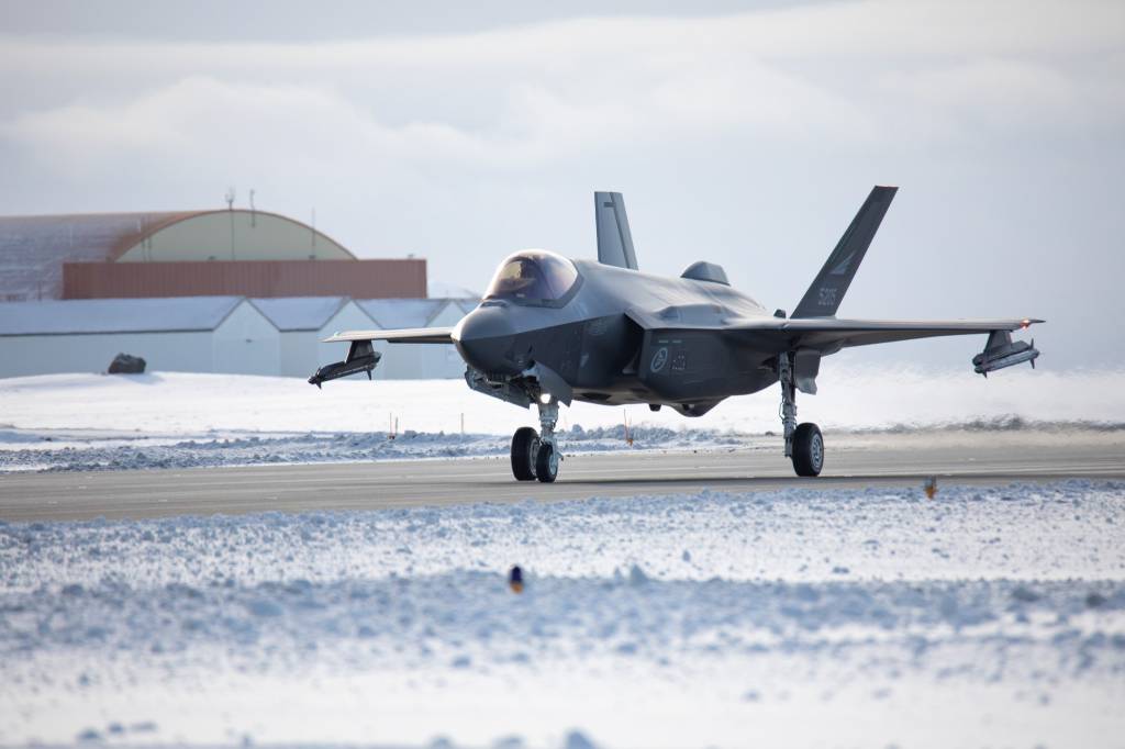 F-35 tar av fra Keflavik International Airport under IAP 2020.