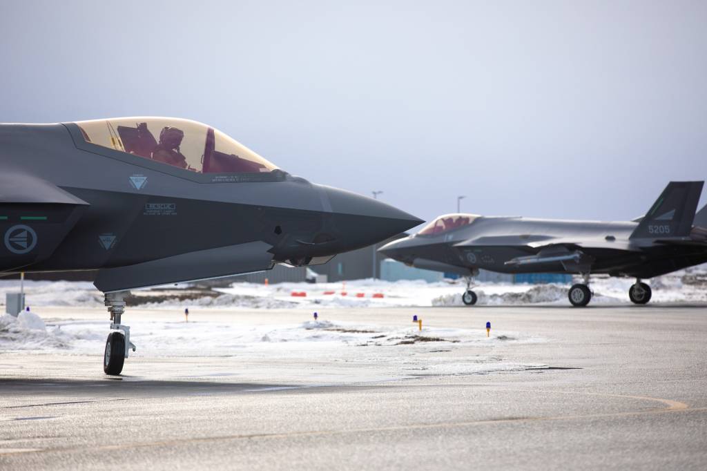 F-35 taxer ut for en rutinemessig treningsflytur fra Keflavik international airport under oppdraget Iceland Air Policing 2020.