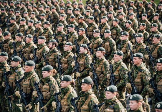 Oppstilling på Porsangmoen i forbindelse med opprettelsen av Finnmarksbrigaden