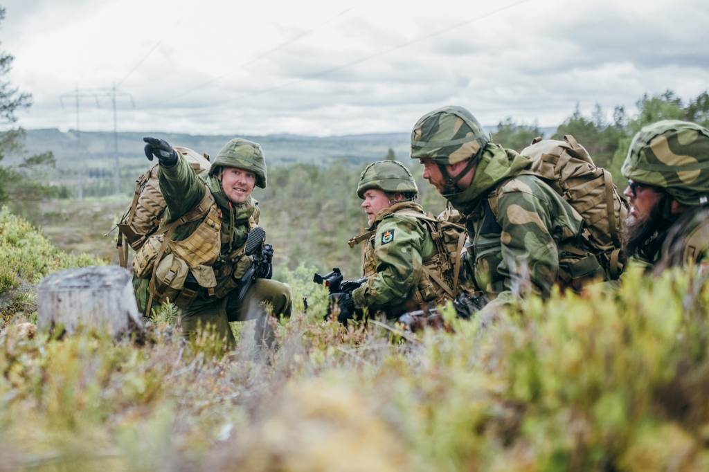 Soldater under områdetrening i HV-12