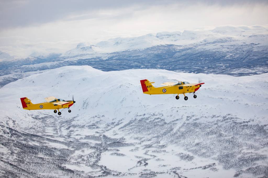 Saab safari flyr over Bardufoss.
