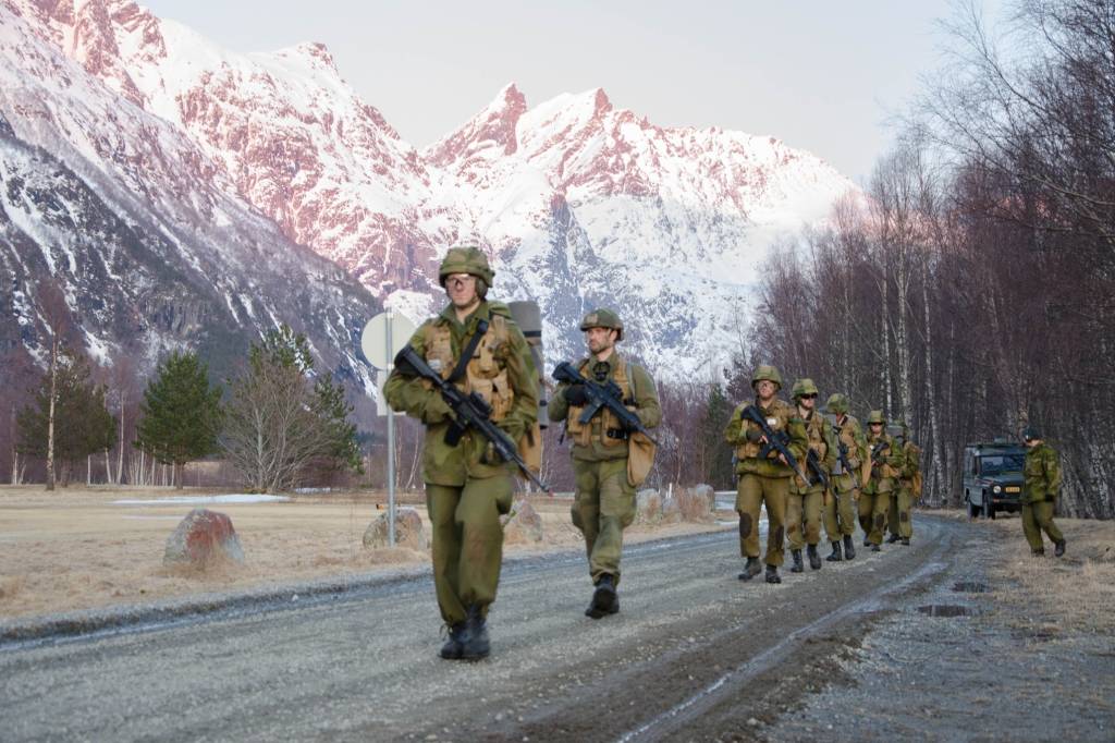Kandidater på opptak til innsatsstyrke Archery, Møre og Fjordane heimevernsdistrikt 11.   / Norwegian Home Guard