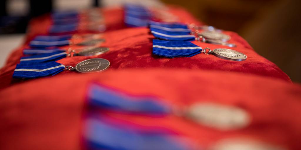 Medaljeseremoni på Jørstadmoen ifm. at det er 40 år siden Norge sendte sine første soldater til UNIFIL-operasjonen i Libanon, og 20 år siden hovedbidraget reiste hjem. 44 veteraner møtte opp i Landvernsalen på Jørstadmoen (Lillehammer) for å motta Forsvarets medalje for internasjonale operasjoner. // Medal ceremony at Base Jørstadmoen for UNIFIL veterans. In 2018 it's 40 years since Norway sent its first soldiers to the UNIFIL operation in Lebanon, and 20 years since the main contribution went home.