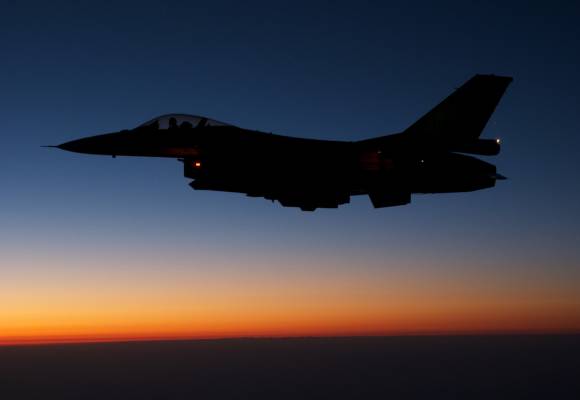 Norsk F-16 på vei til Libya / Norwegian F-16 over the Mediterranea enroute to Libya, for a night sortie