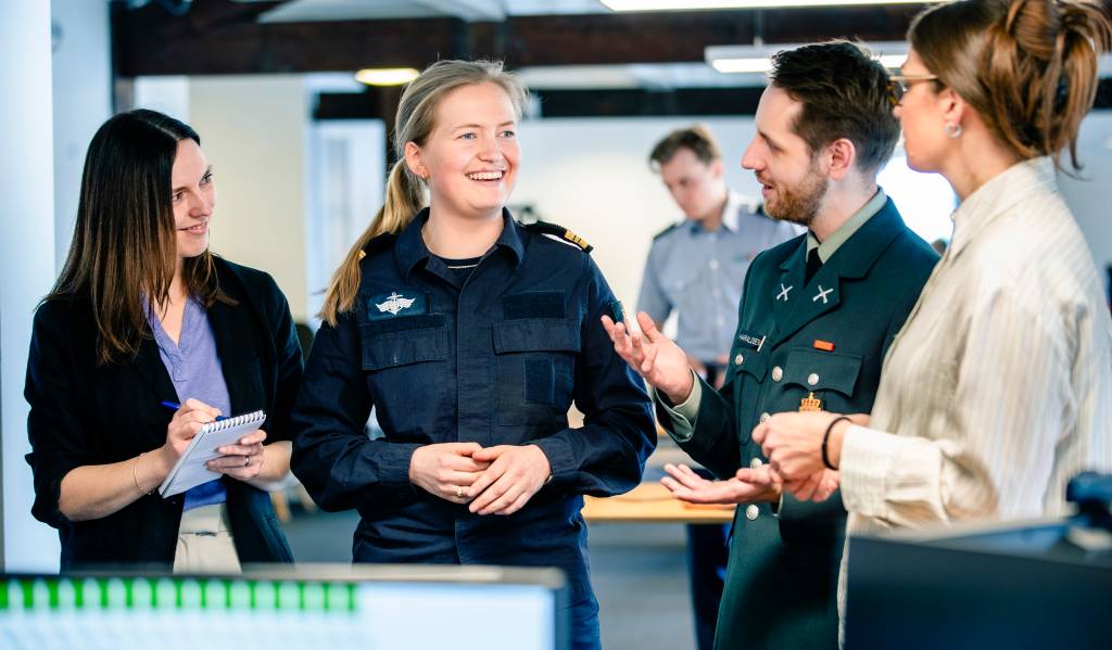 Illustrasjonsfoto  av ansatte i Forsvaret