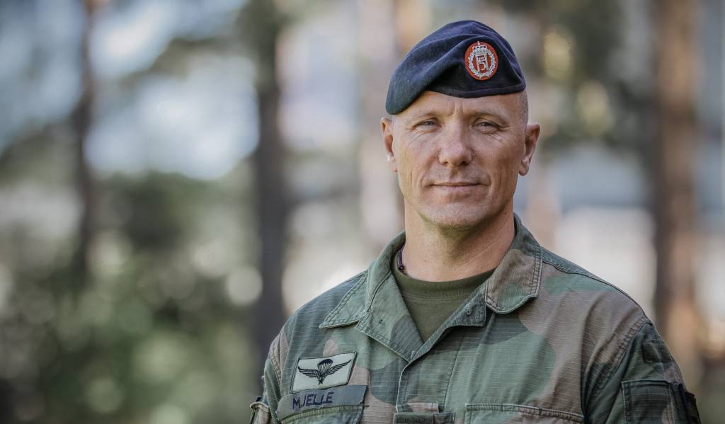 Sersjantmajor Øystein Mjelle er første sersjantmajor i Heimevernet. Sersjantmajor er den øverste graden i den nye befalsordningen og han vil fungere som generalens nærmeste rådgiver under innføring av OR-ordningen i Heimevernet / Sergeant Major Øystein Mjelle is The National Home Guard’s first Sergeant Major and will be the General's close consular under implementation of the new OR-corps in the organization.